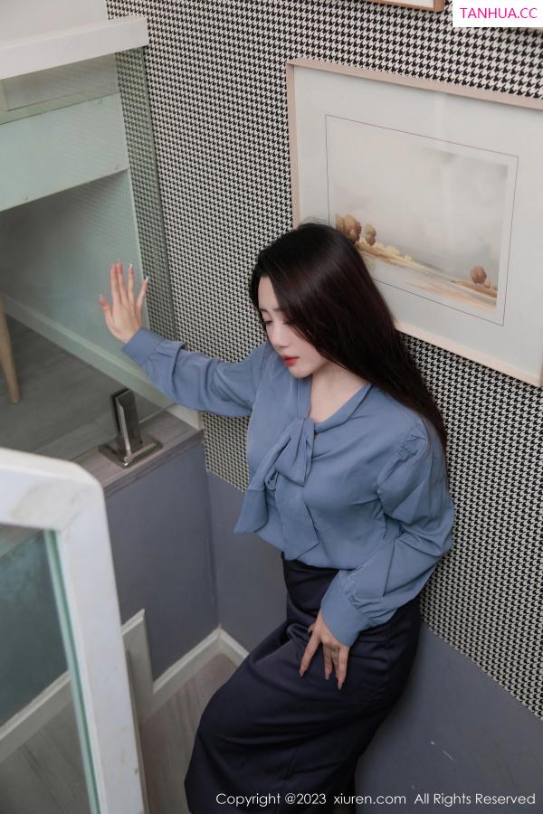   [XiuRen]高清写真图 2023.08.03 No.7179 严利娅Yuliya 黑丝短裙第30张图片
